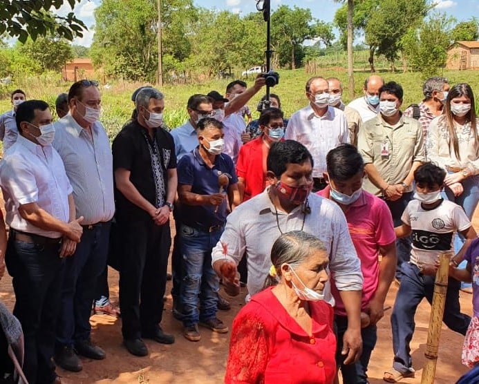 Jóvenes indígenas de la etnia Ava Guaraní ganan espacio laboral en ITAIPU.